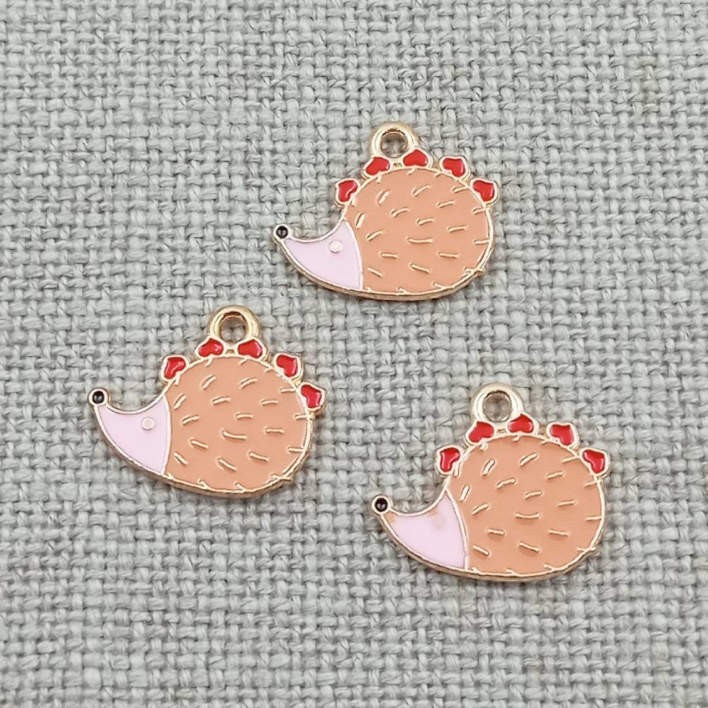 10 pack hedgehog with red hearts gold tone charms pendants